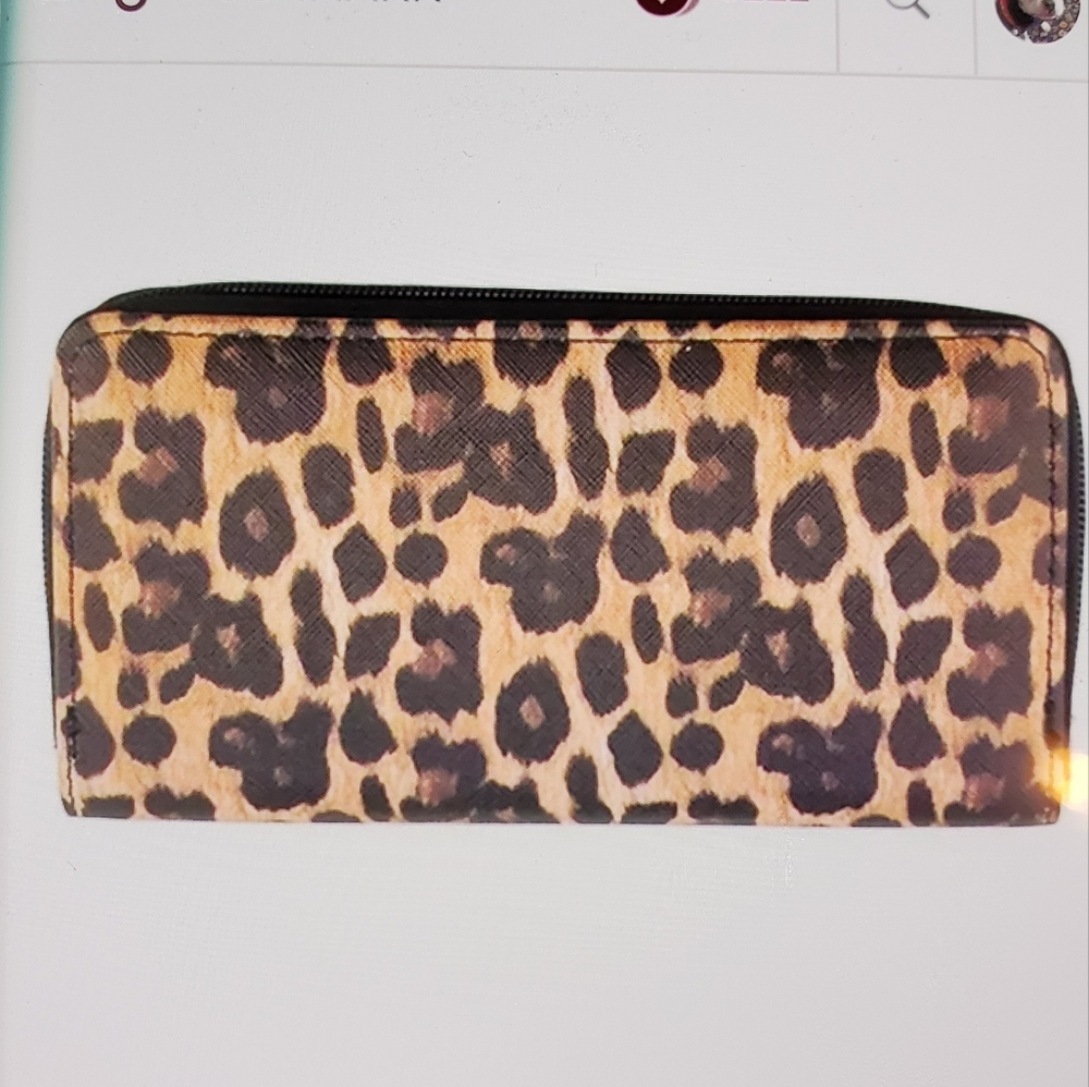 DIVAS LiMiTED Leopard Print Wallet